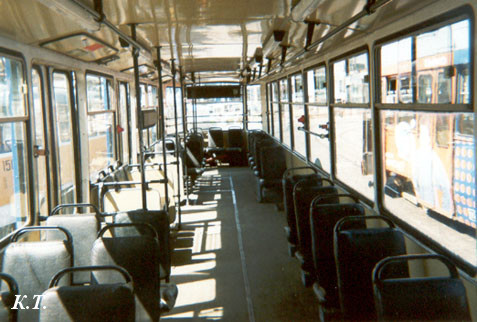 Салон вагона 71-608КМ первой серии